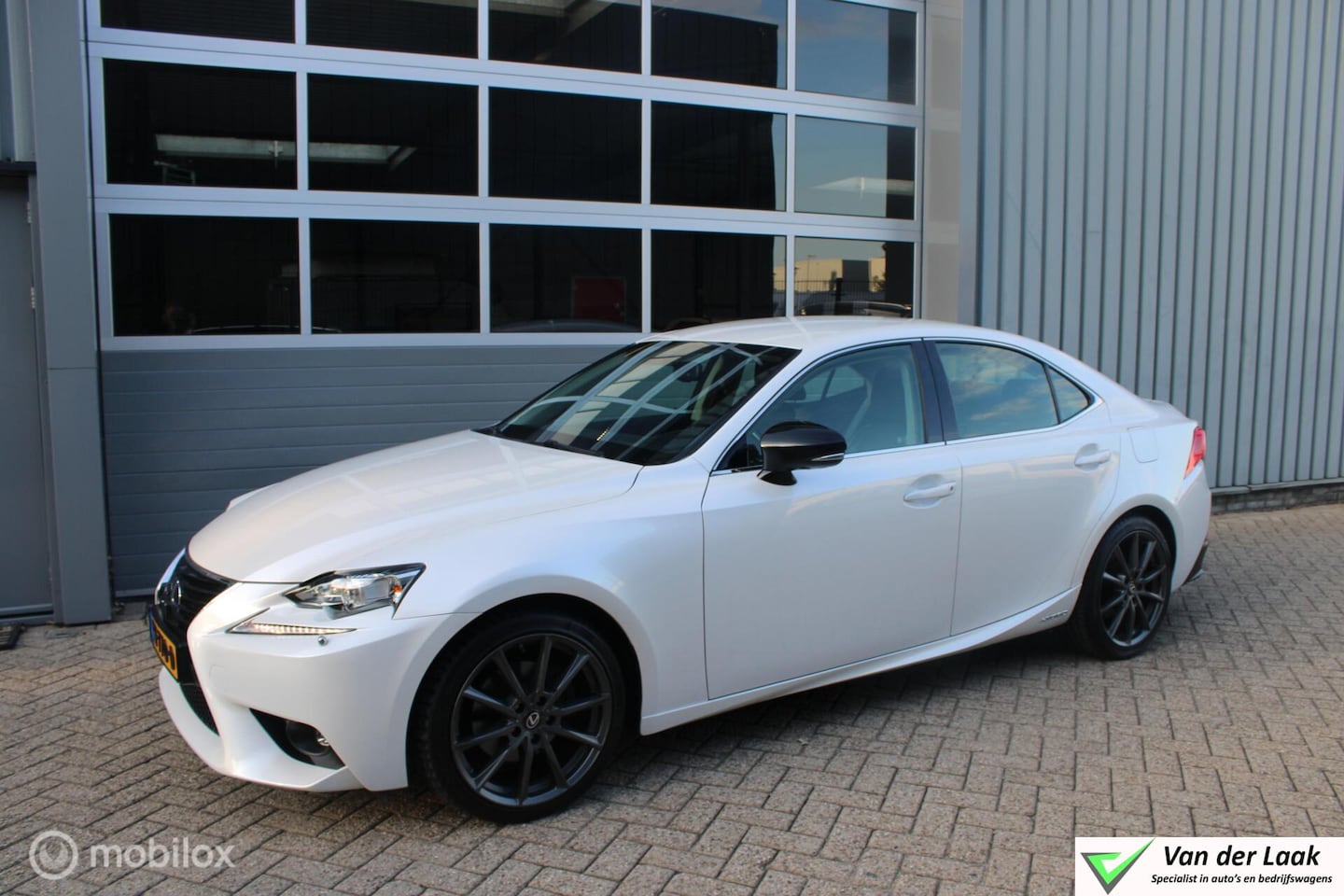 Lexus IS - 300h Sport Edition NL Auto Boekjes | BTW Auto | Half Leer | - AutoWereld.nl