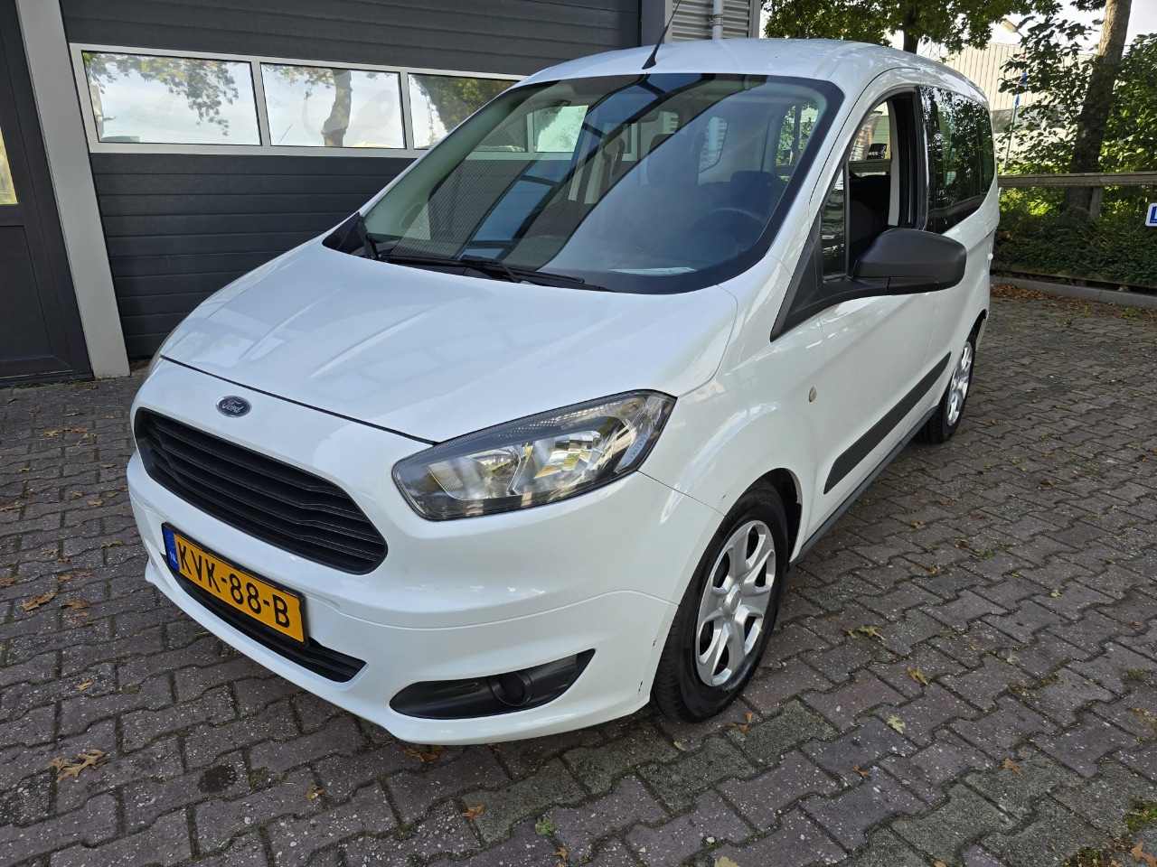 Ford Tourneo Courier - AutoWereld.nl