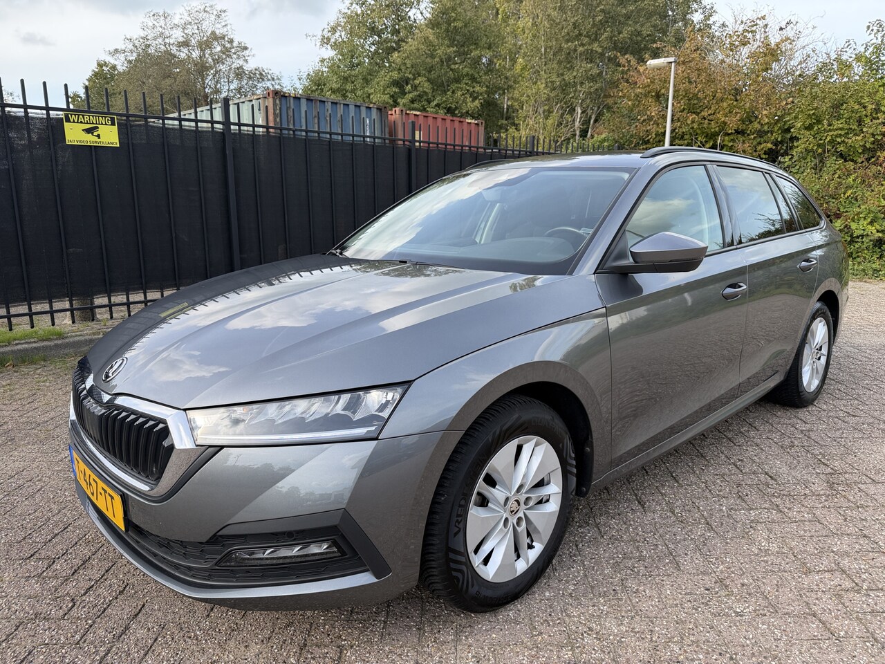Skoda Octavia Combi - 1.0 TSI Business Edition Carplay/Clima/Cruise/PDC/Trekhaak - AutoWereld.nl