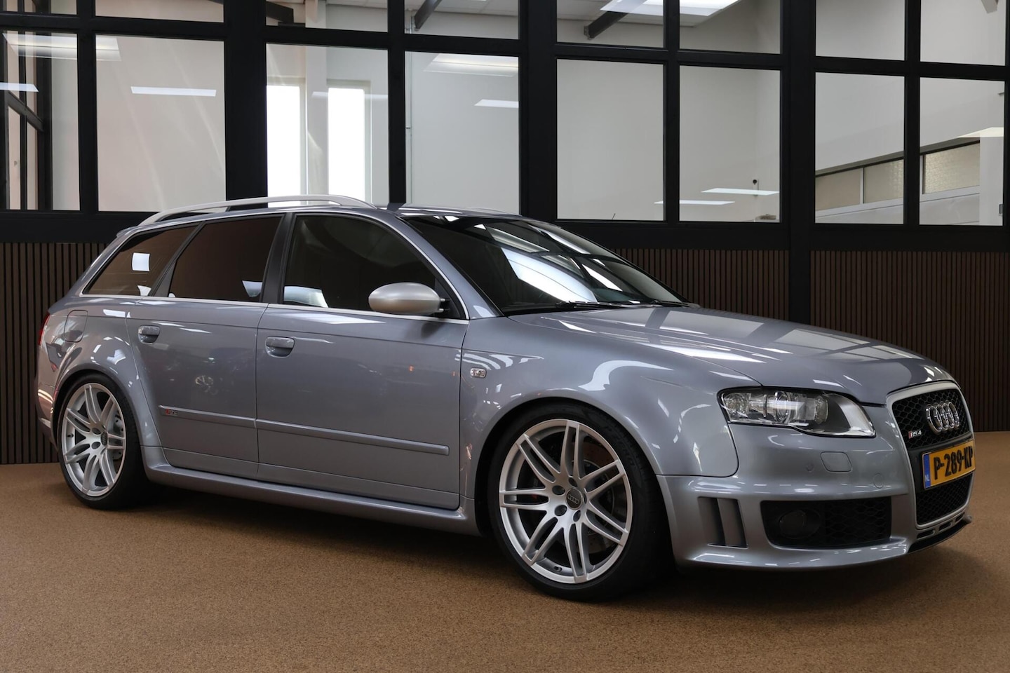 Audi RS4 - Avant 4.2 V8 RS 4 quattro - AutoWereld.nl