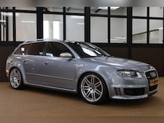 Audi RS4 - Avant 4.2 V8 RS 4 quattro