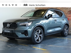 Volvo XC40 - B4 Plus Dark |Semi-Electrische Wegklapbare Trekhaak | Verwarmbare voorstoelen | achterbank
