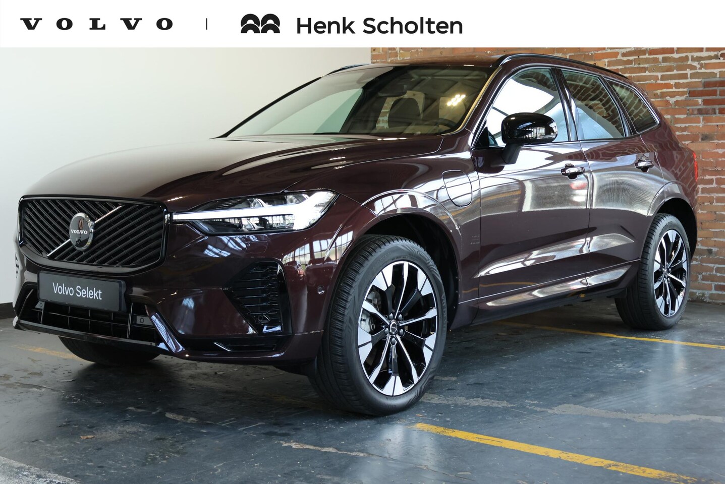 Volvo XC60 - T6 Plug-in hybrid AWD Ultra Dark | Luchtvering | Semi-Electrische Wegklapbare Trekhaak | S - AutoWereld.nl