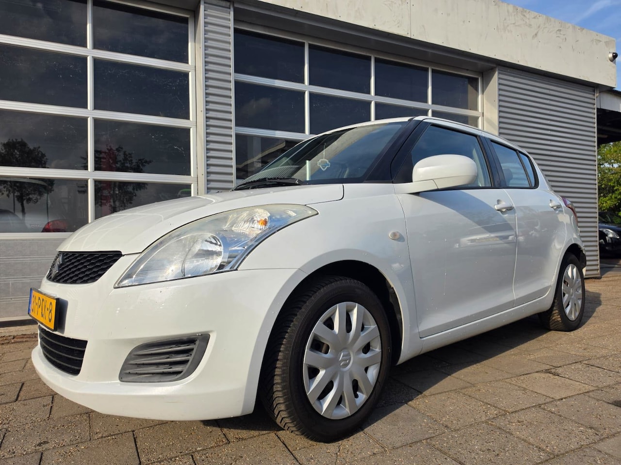 Suzuki Swift - 1.2 Bandit EASSS 1.2 Bandit EASSS - AutoWereld.nl