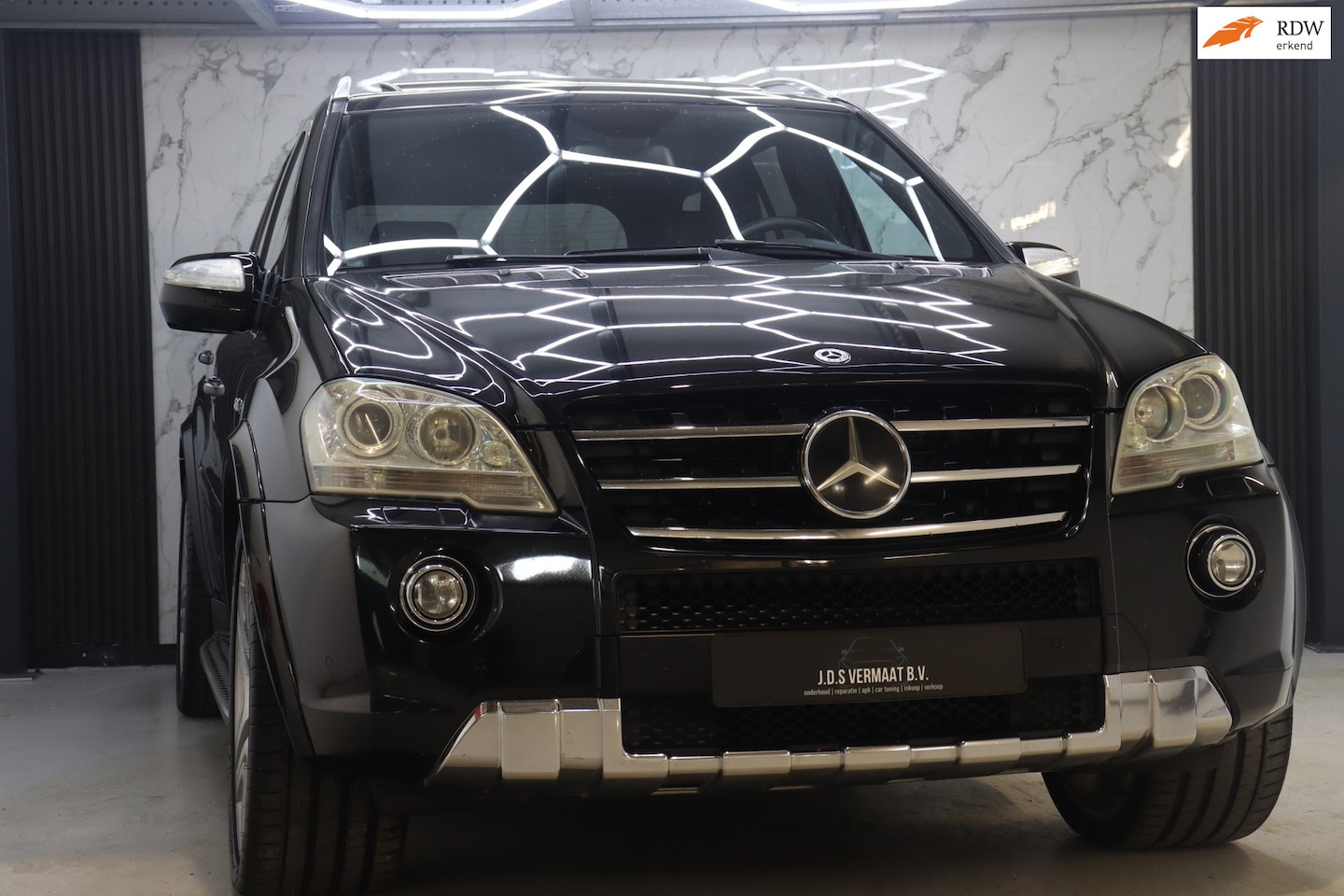 Mercedes-Benz M-klasse - AMG 63 Youngtimer Standkachel Pano - AutoWereld.nl