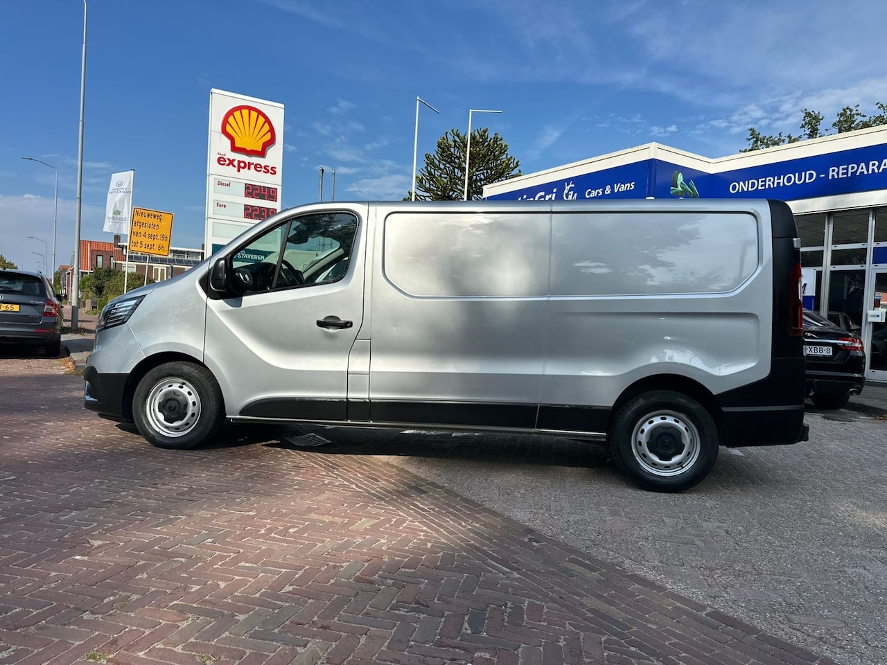 Renault Trafic - 2.0 dCi 130 T30 L2H1 Comfort - AutoWereld.nl