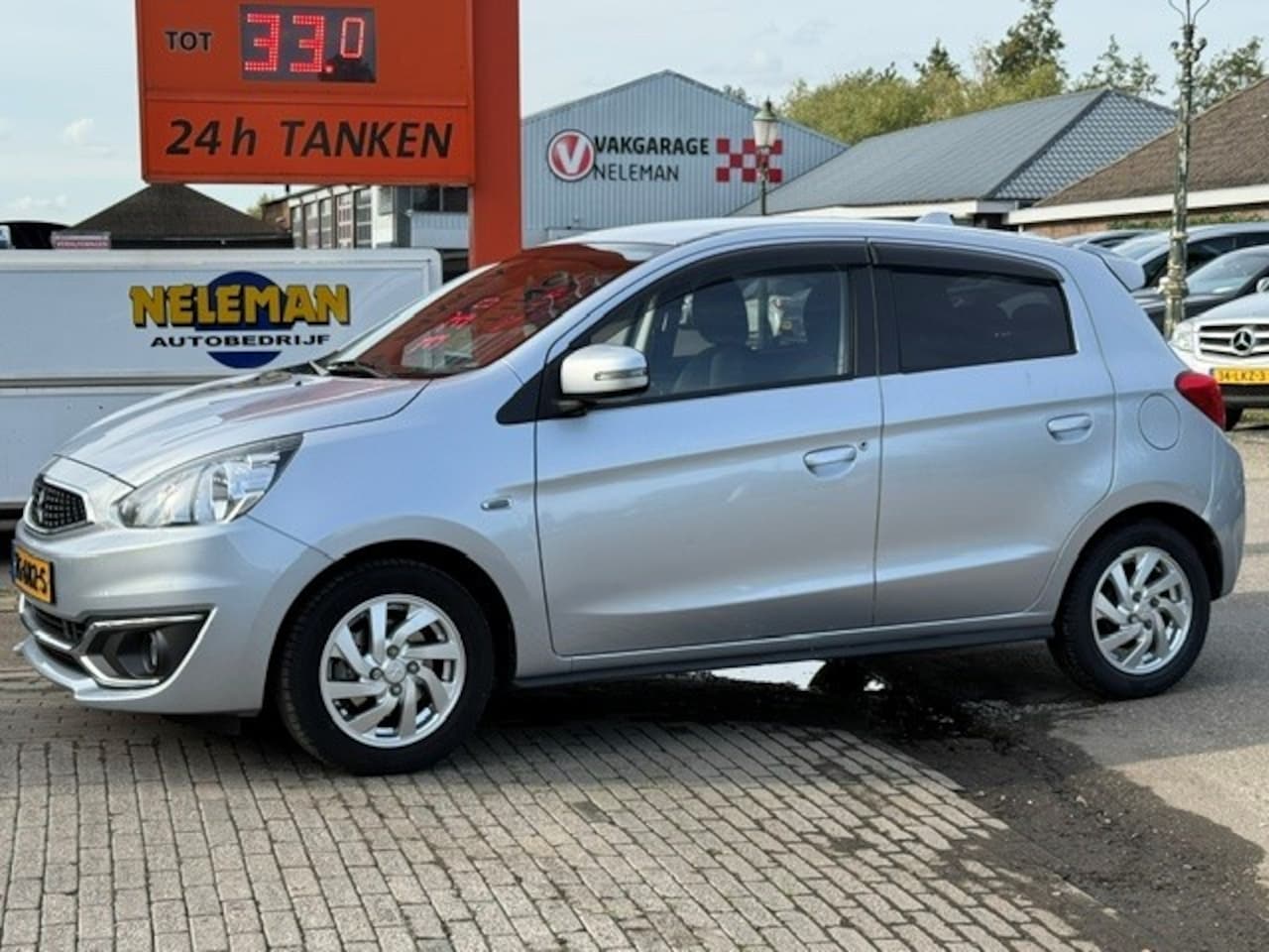 Mitsubishi Space Star - 1.2 MIVEC 80PK ClearTec AS&G CVT Advance - AutoWereld.nl