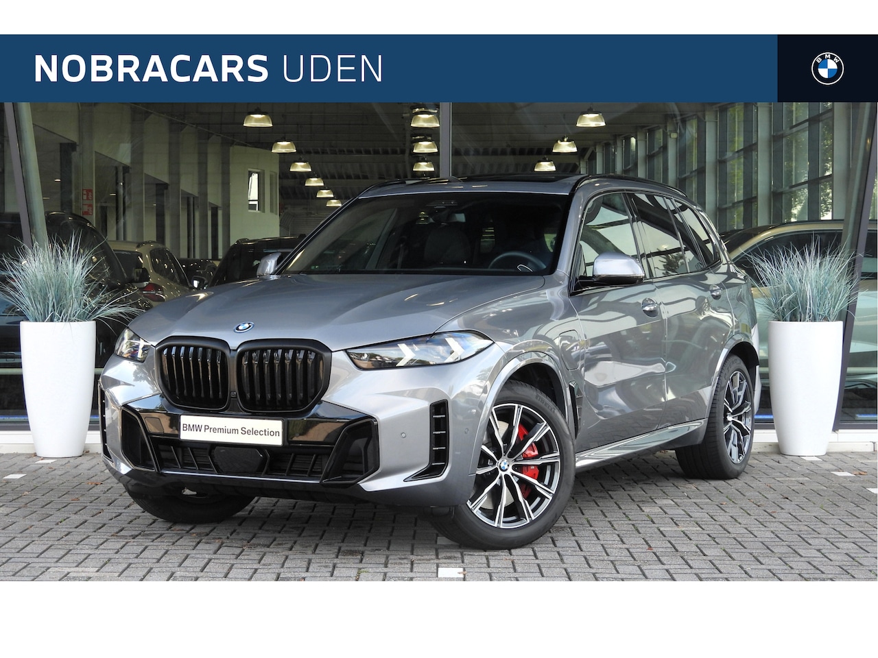BMW X5 - xDrive50e M Sport Automaat / Trekhaak / Panoramadak / Comfort Access / Soft-Close / Massag - AutoWereld.nl