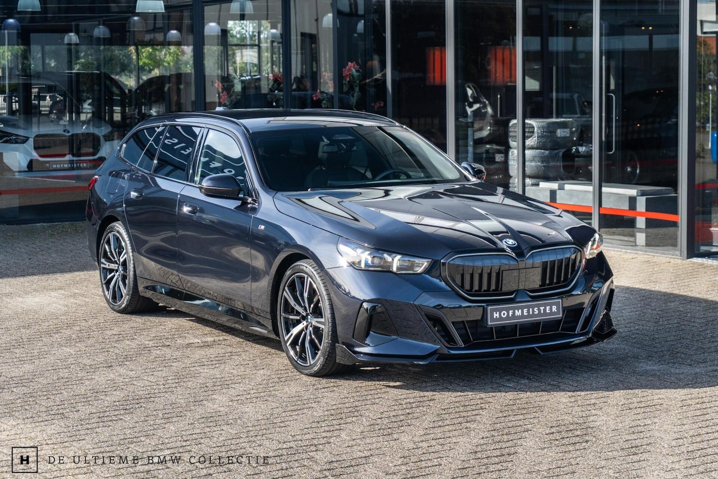 BMW 5-serie Touring - 530e M Sport | Pano | Trekhaak | H/K - AutoWereld.nl