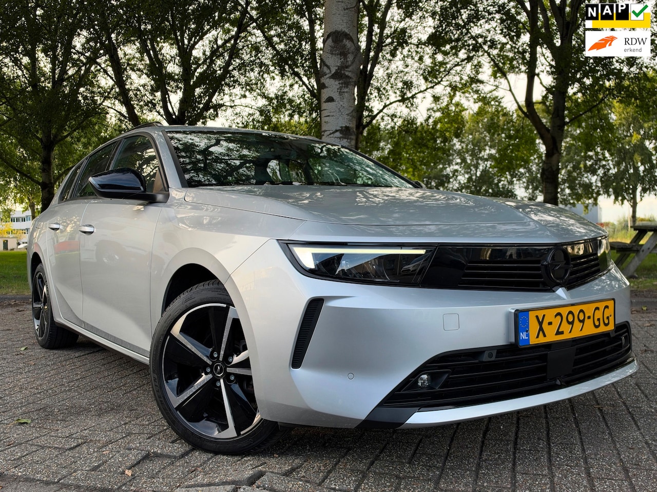Opel Astra Sports Tourer - 1.2 Level 2 distributie vernieuwd 101duizend !! - AutoWereld.nl