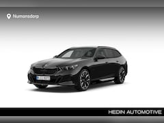 BMW 5-serie Touring - 550e xDrive | M-Sport Pro | 21'' | Panorama. | Driv. Prof. | Park. Plus | Head-Up | B&W |