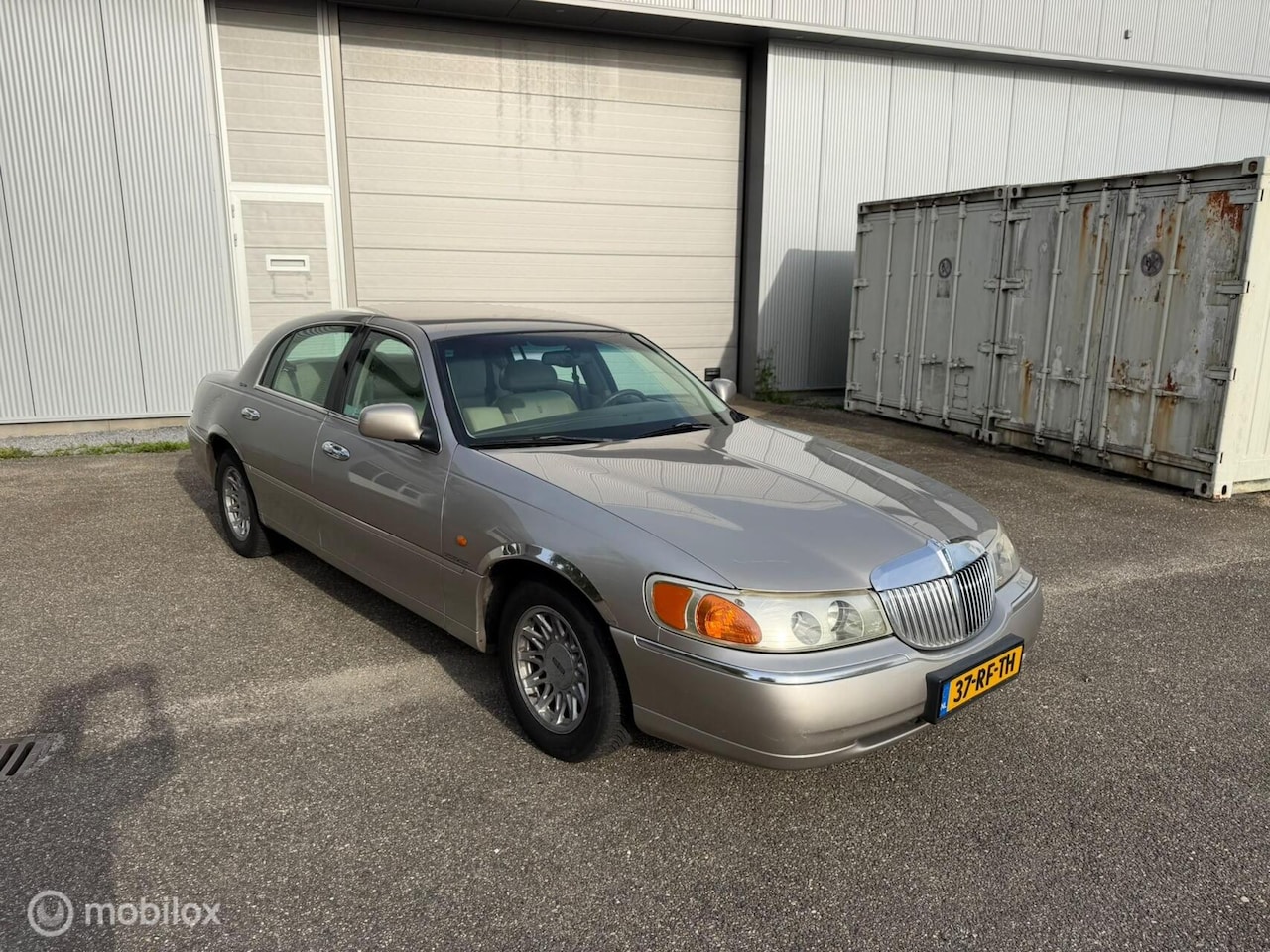 Lincoln Town Car - 4.6 V8 Signature Automaat / Zeer luxe - AutoWereld.nl