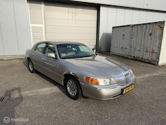 Lincoln Town Car - 4.6 V8 Signature Automaat / Zeer luxe