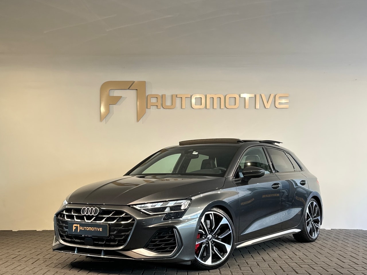 Audi S3 - Sportback 2.0 TFSI quattro Pano|Sonos|Camera|ACC|Lane|Keyless - AutoWereld.nl