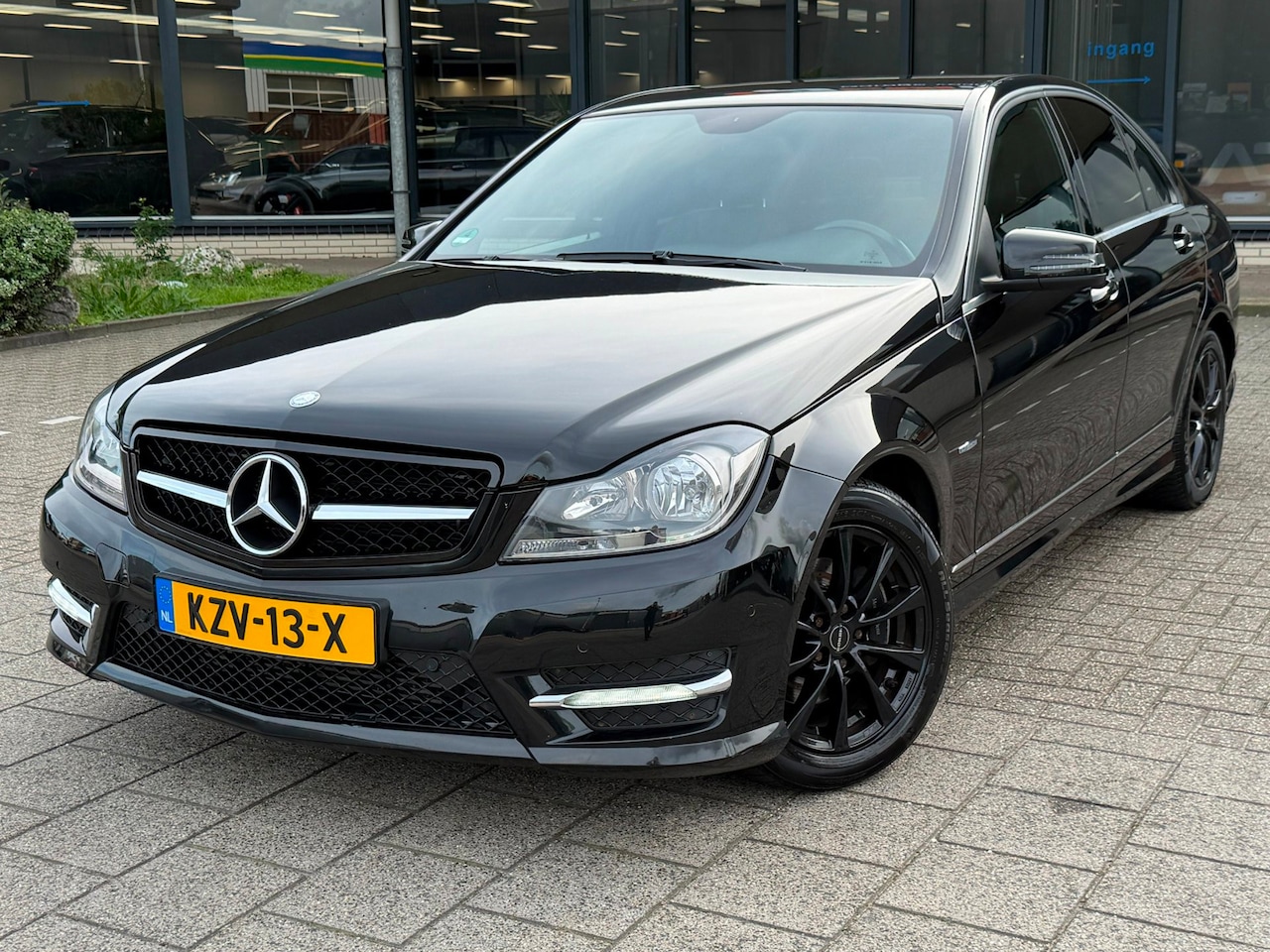 Mercedes-Benz C-klasse - 180 CGI BlueEfficiency Avantgarde l AMG-Pakket - AutoWereld.nl
