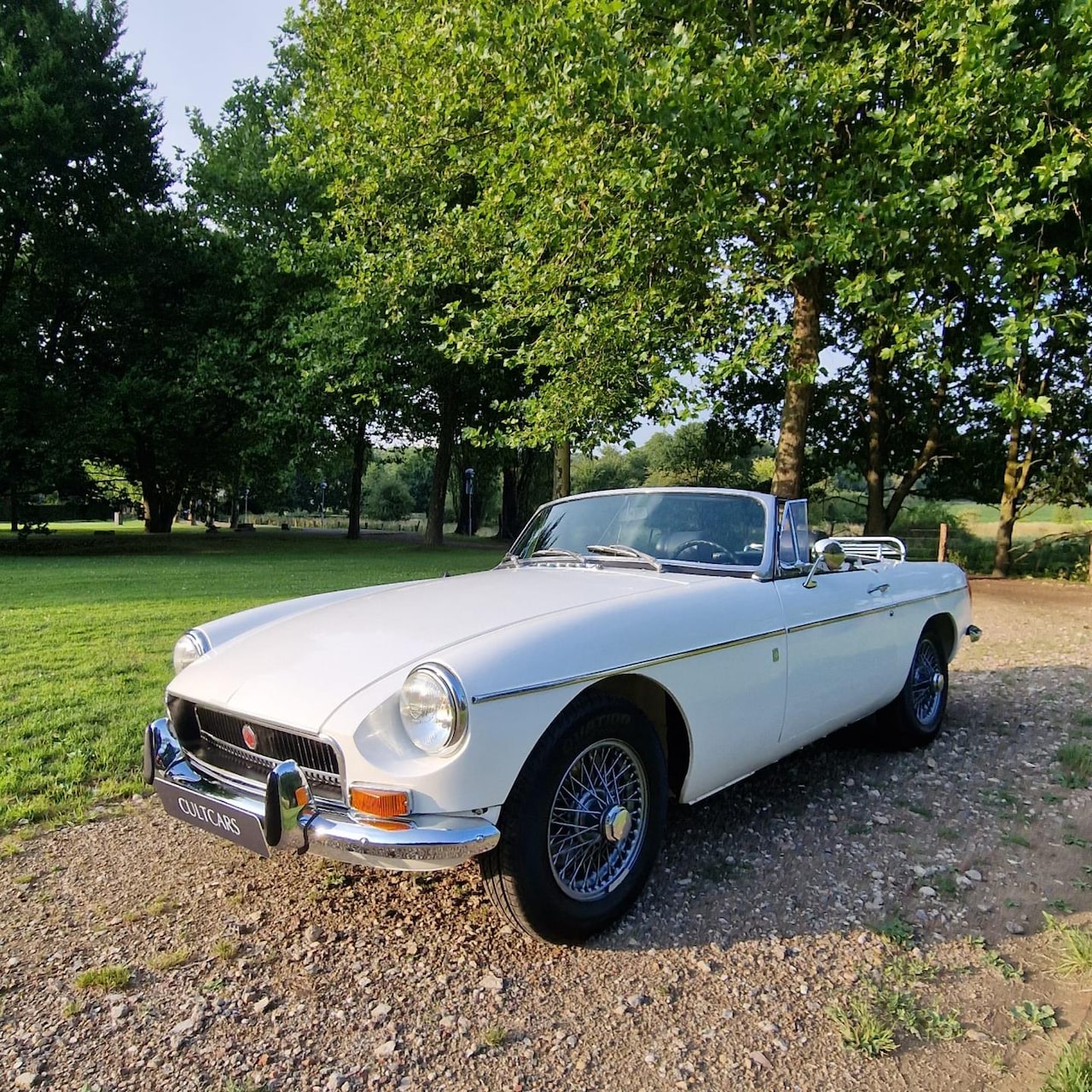 MG B type - VOLLEDIG GERESTAUREERD !! - AutoWereld.nl