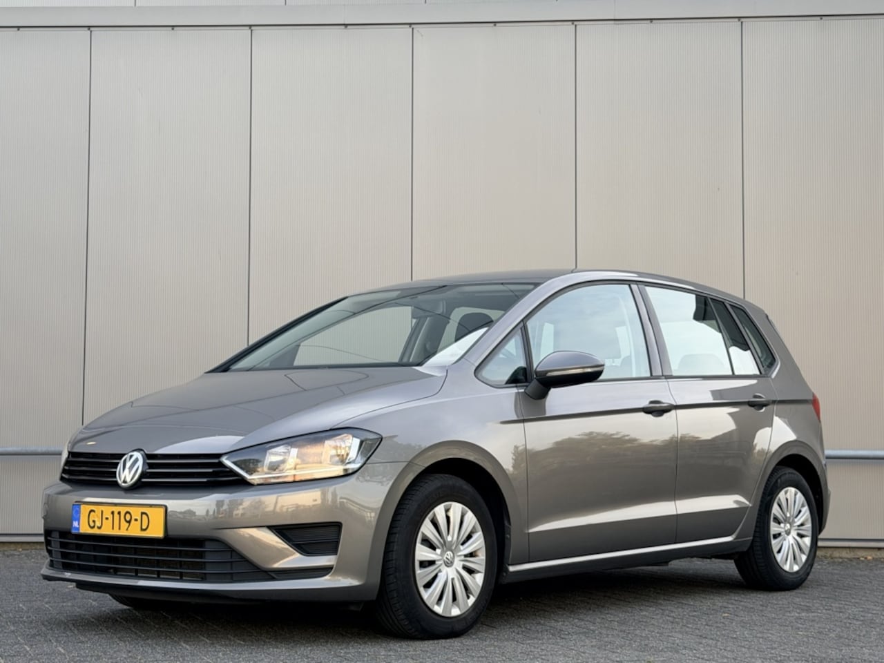Volkswagen Golf Sportsvan - 1.2 TSI Trendline 1.2 TSI Trendline - AutoWereld.nl