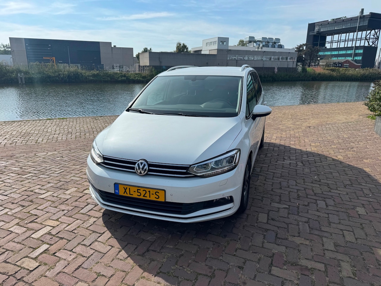 Volkswagen Touran - 1.6 TDI SCR Highline Edition R 1.6 TDI SCR Highline Edition R - AutoWereld.nl