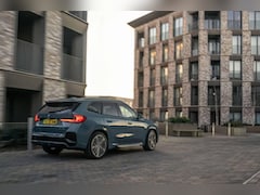 BMW iX1 - xDrive30 M Sport |HUD|ACC|Pano|Trekhaak nwe EUR 75.000,