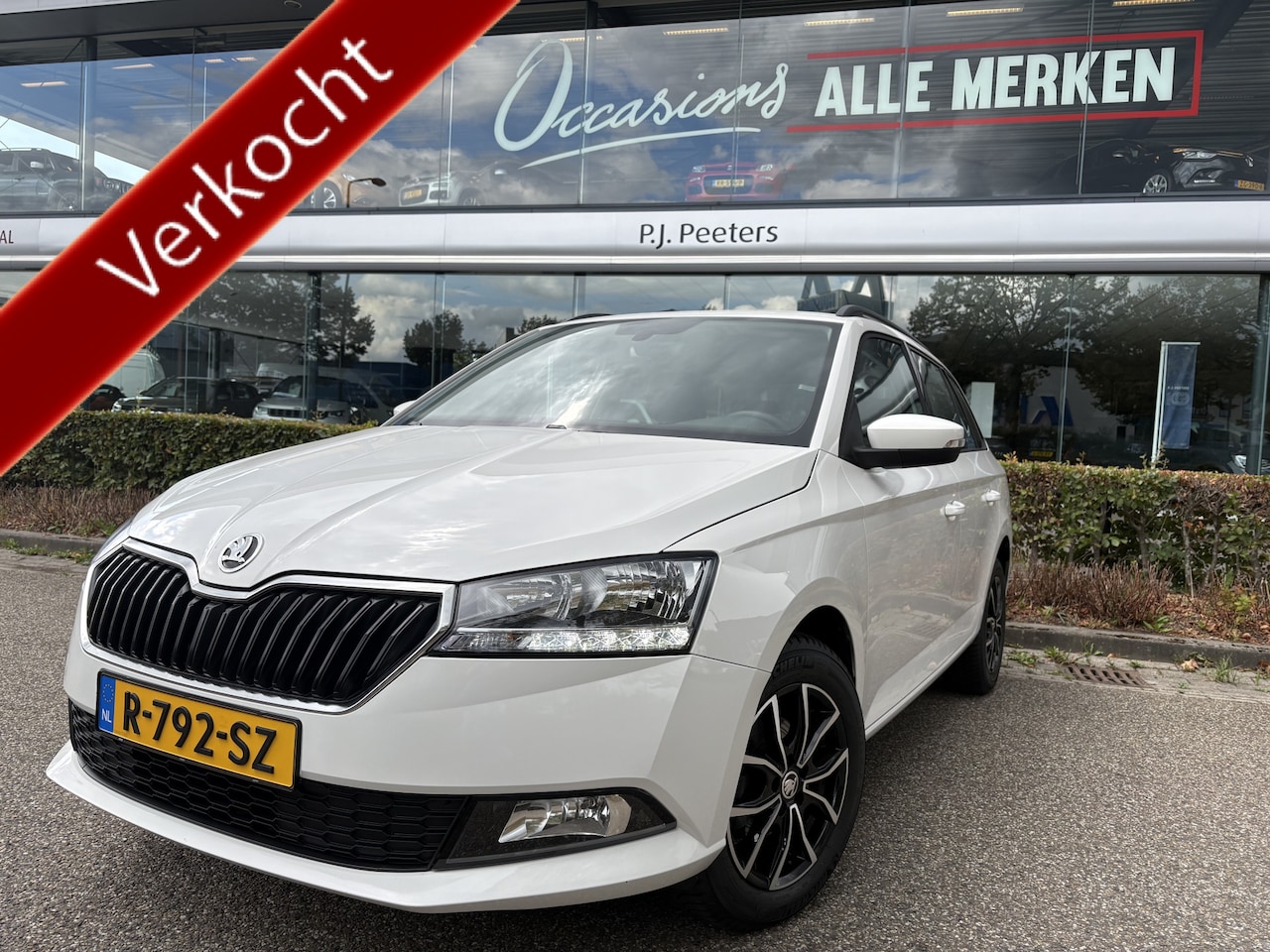 Skoda Fabia Combi - 1.0 TSI Ambition Airco - Apple carplay - Parkeersensor achter - Dakrails - Bagagedek - Mis - AutoWereld.nl
