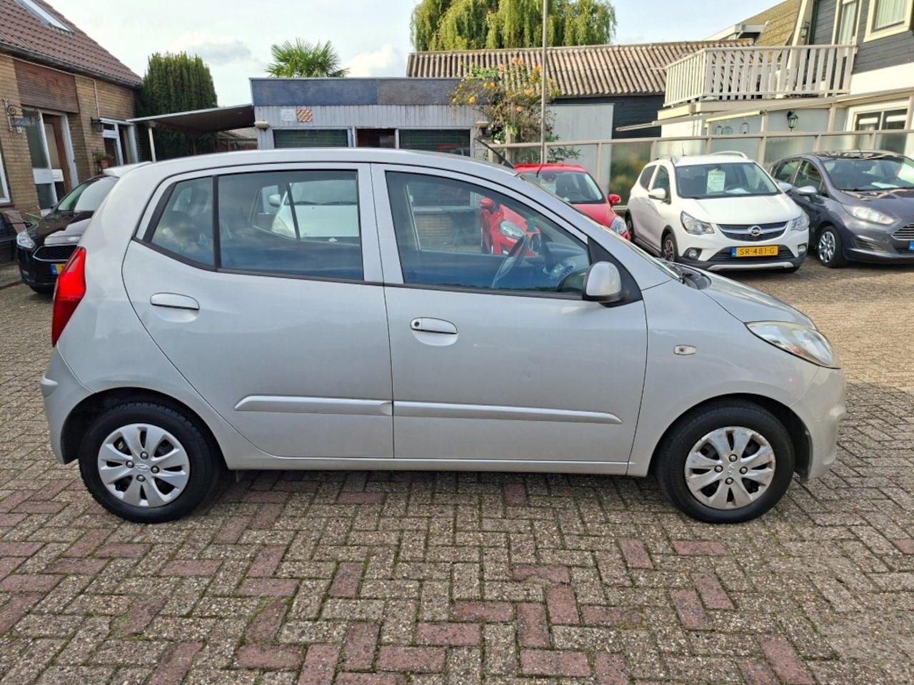 Hyundai i10 - 1.1 i-Drive Cool RADIO CD/AIRCO/CENTR.VERGR/ELEC.RAMEN VOOR
