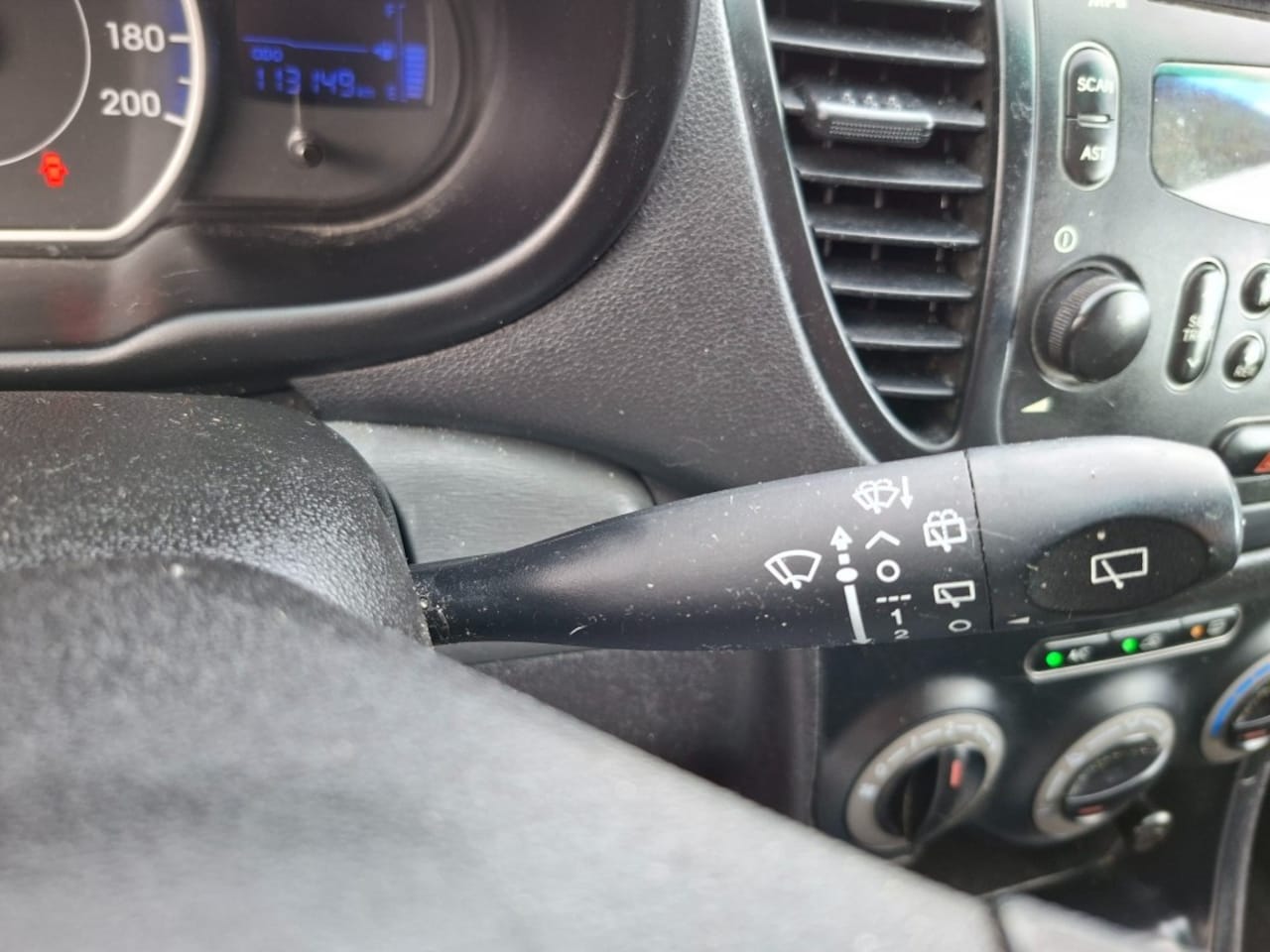 Hyundai i10 - 1.1 i-Drive Cool RADIO CD/AIRCO/CENTR.VERGR/ELEC.RAMEN VOOR