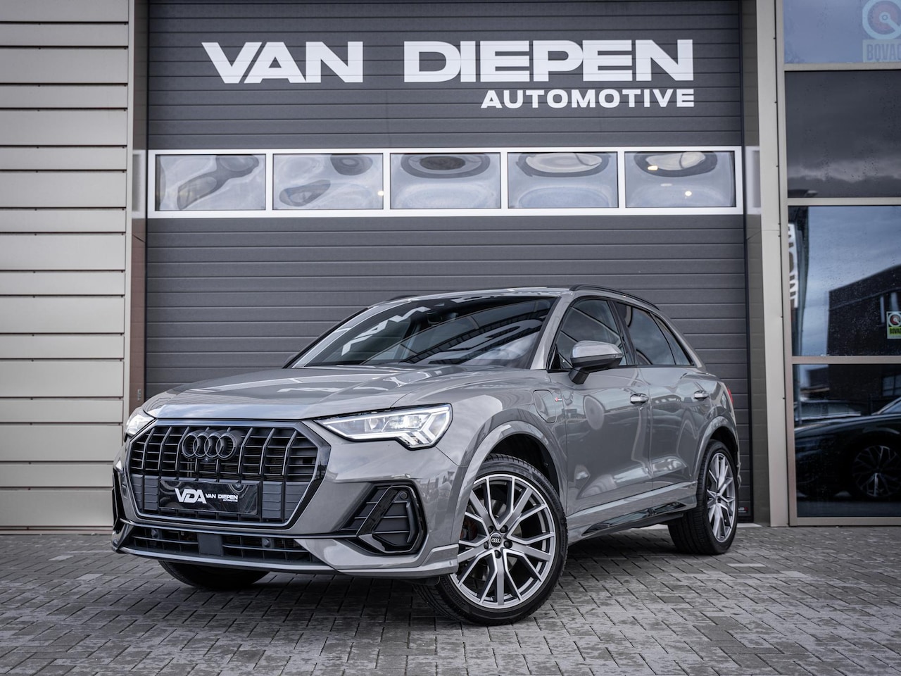 Audi Q3 - 45 TFSI e S edition 3x S-Line l Pano l 360cam l ACC l 20'' - AutoWereld.nl