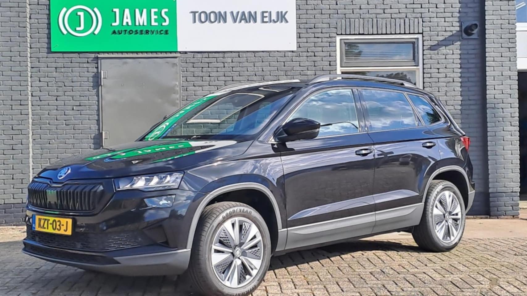 Skoda Karoq - 1.5 TSI 150Pl busuness Edition, Navigatie,Parkeersens. VenA - Camara-Stuur en stoelen verw - AutoWereld.nl
