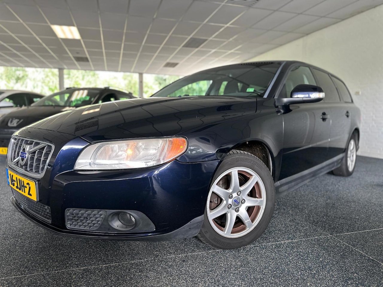 Volvo V70 - 2.4D Limited Edition | Automaat | Trekhaak | Cruise | Navi | Airco | PDC | Leder | Goed On - AutoWereld.nl