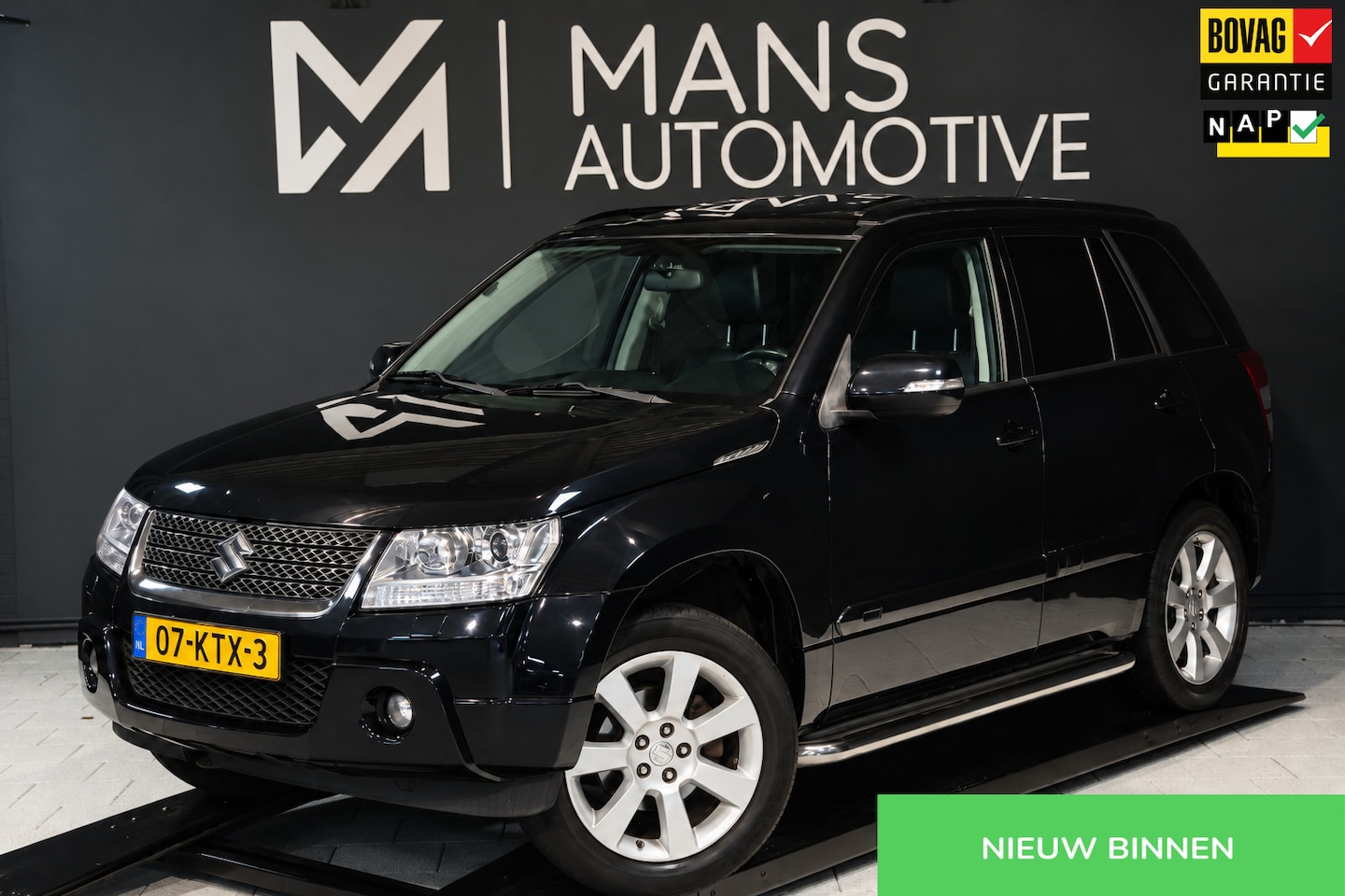 Suzuki Grand Vitara - 2.4 High Executive / SCHUIFDAK / KEYLESS / CAMERA / LEDER / STOELVERW - AutoWereld.nl