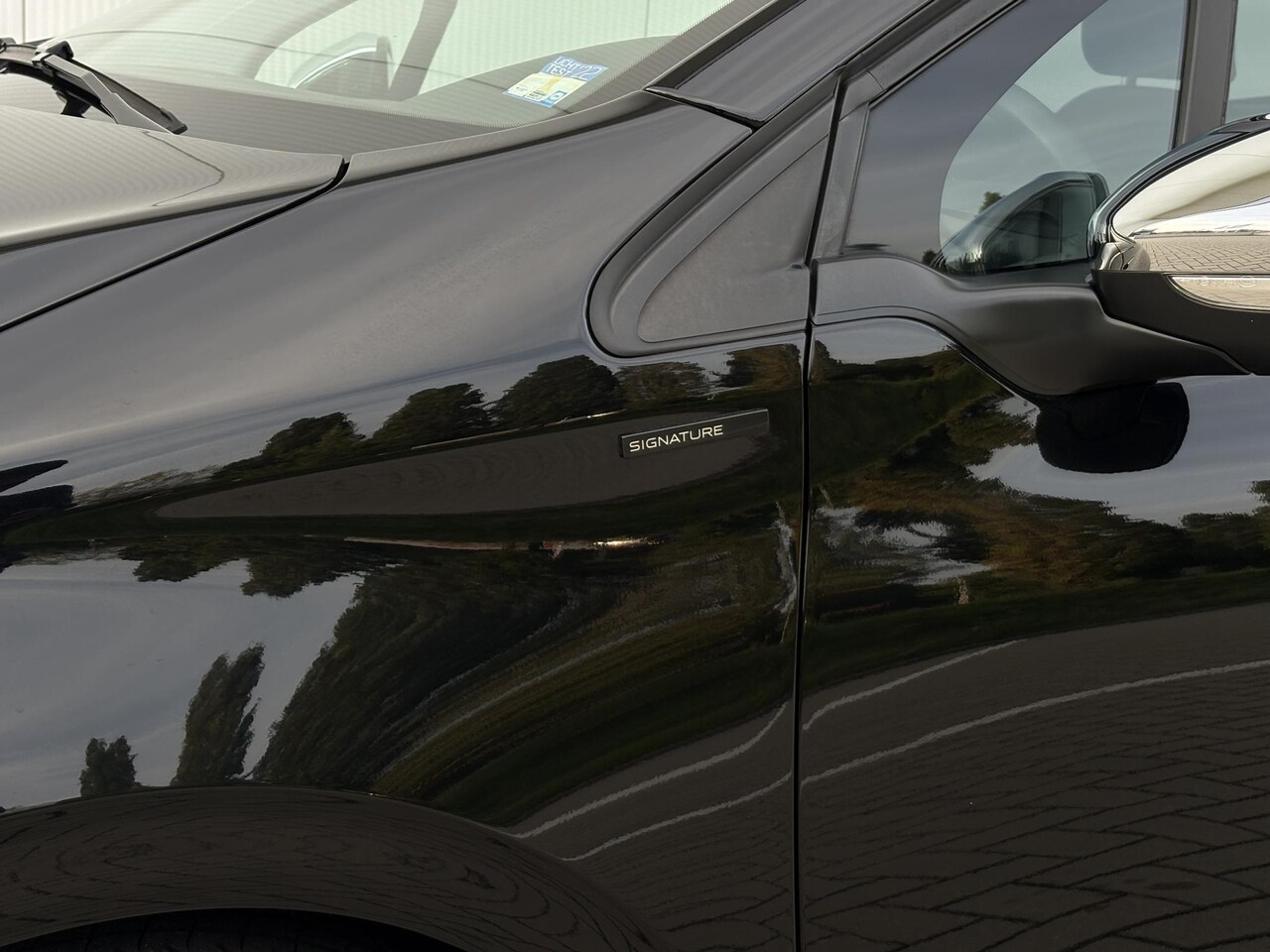 Peugeot 208 - 1.2 PureTech Signature | extreem lage km stand | stoelverwarming | carplay | Heel netjes!