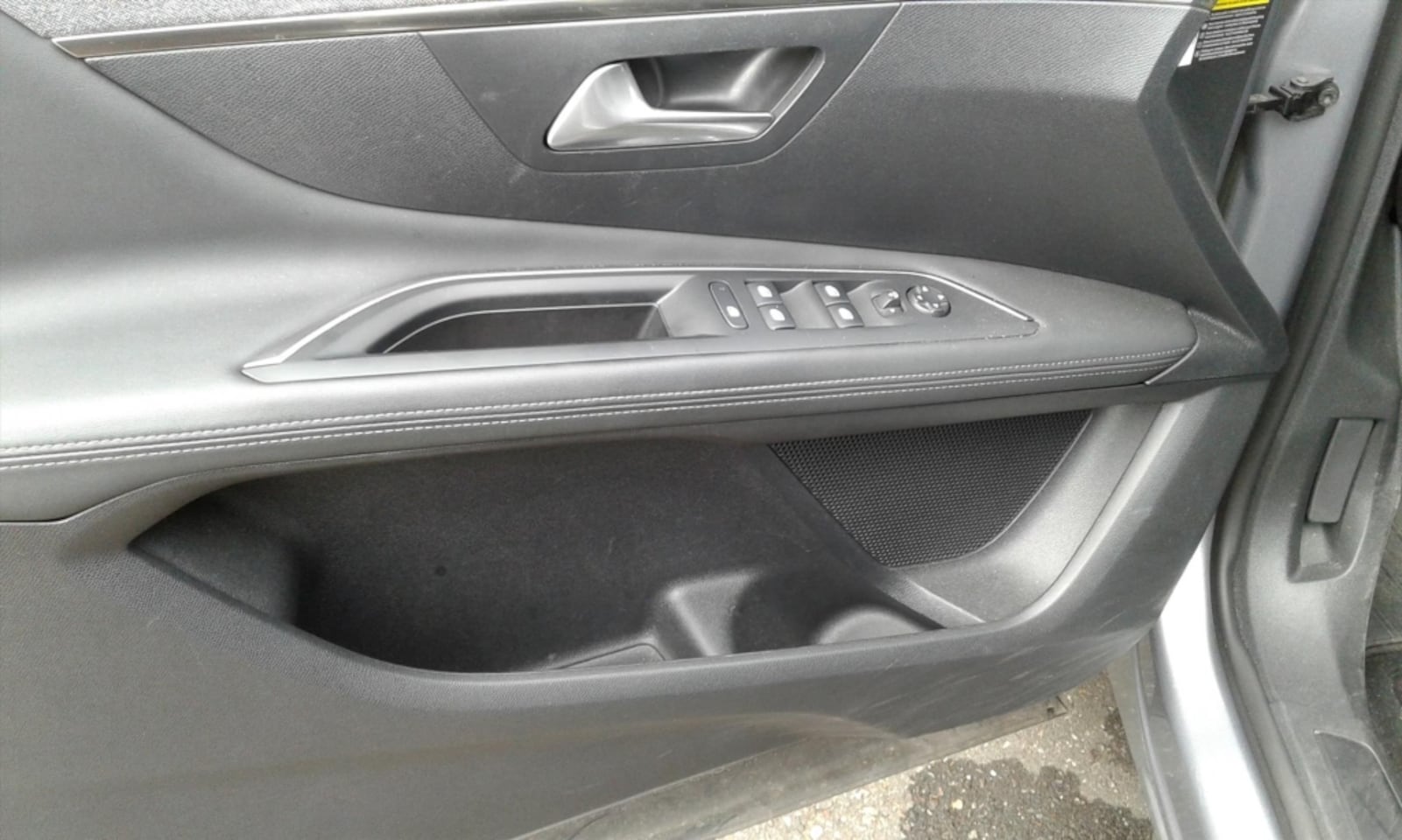 Peugeot 3008 - 1.2 PureTech 130pk S&S EAT Allure