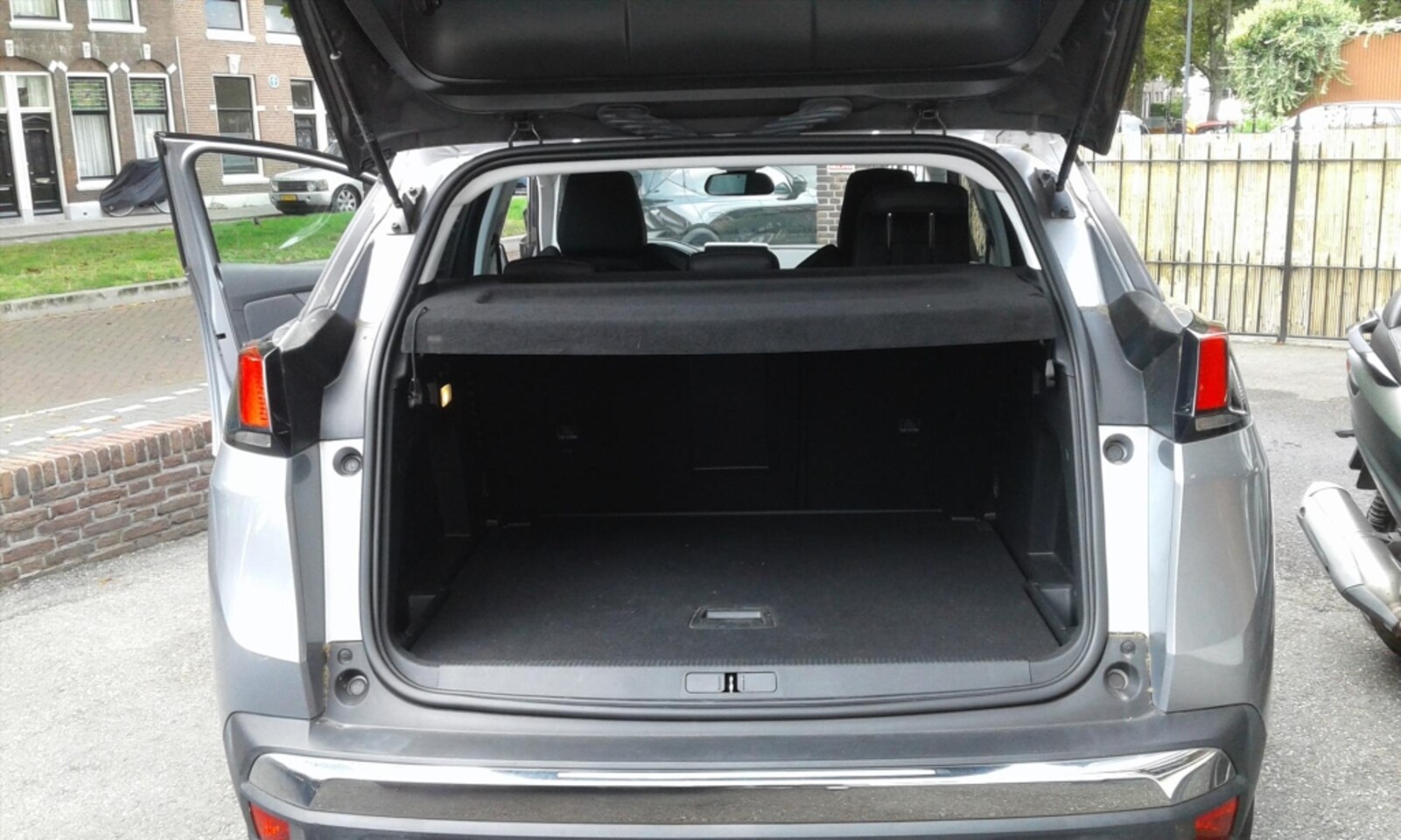 Peugeot 3008 - 1.2 PureTech 130pk S&S EAT Allure