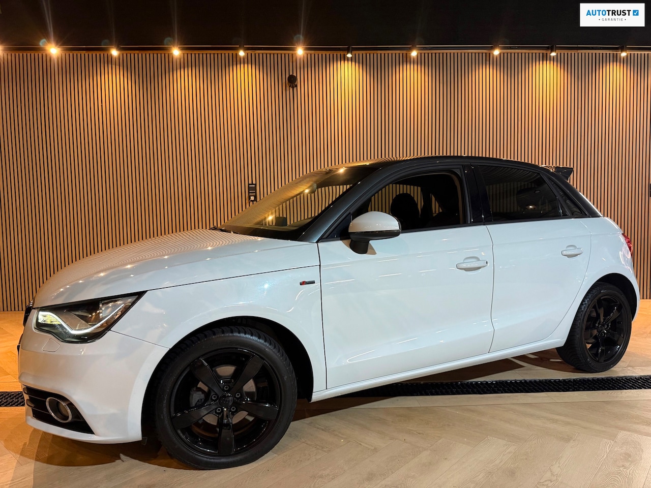 Audi A1 Sportback - 1.2 TFSI S-Line | Keyles | Navi | Spoiler - AutoWereld.nl