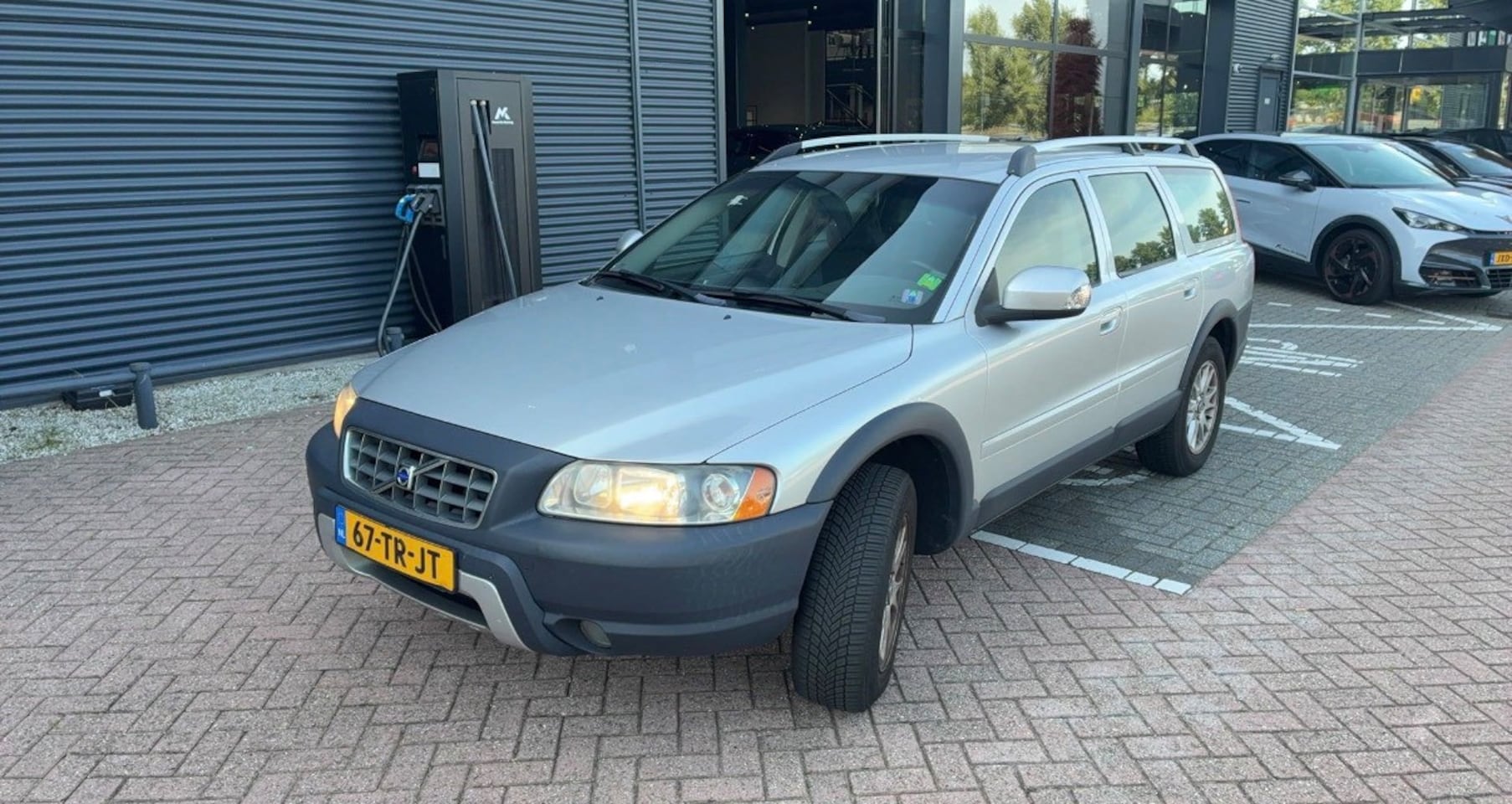 Volvo XC70 - 2.4 D5 Kinetic Cross Country Trekh Cruise-con - AutoWereld.nl