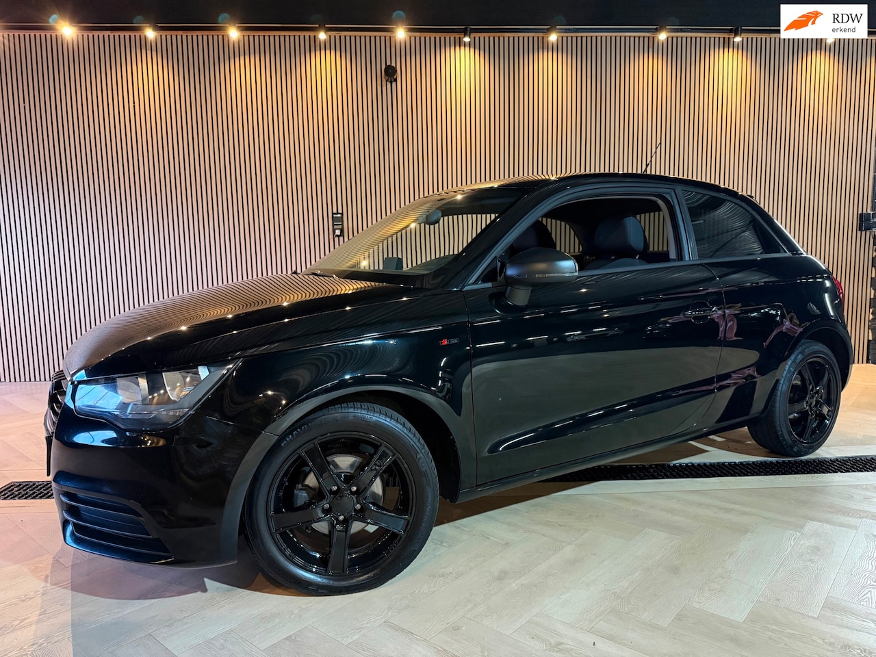 Audi A1 - 1.2 TFSI S-Line | Black on Black | Stoelverwarming | Navi - AutoWereld.nl
