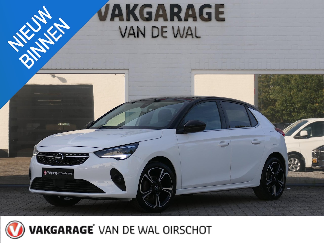Opel Corsa - 1.2 Elegance | Panoramadak | Achteruitrijcamera | Half leder | Stuur-/Stoelverwarming | LE - AutoWereld.nl