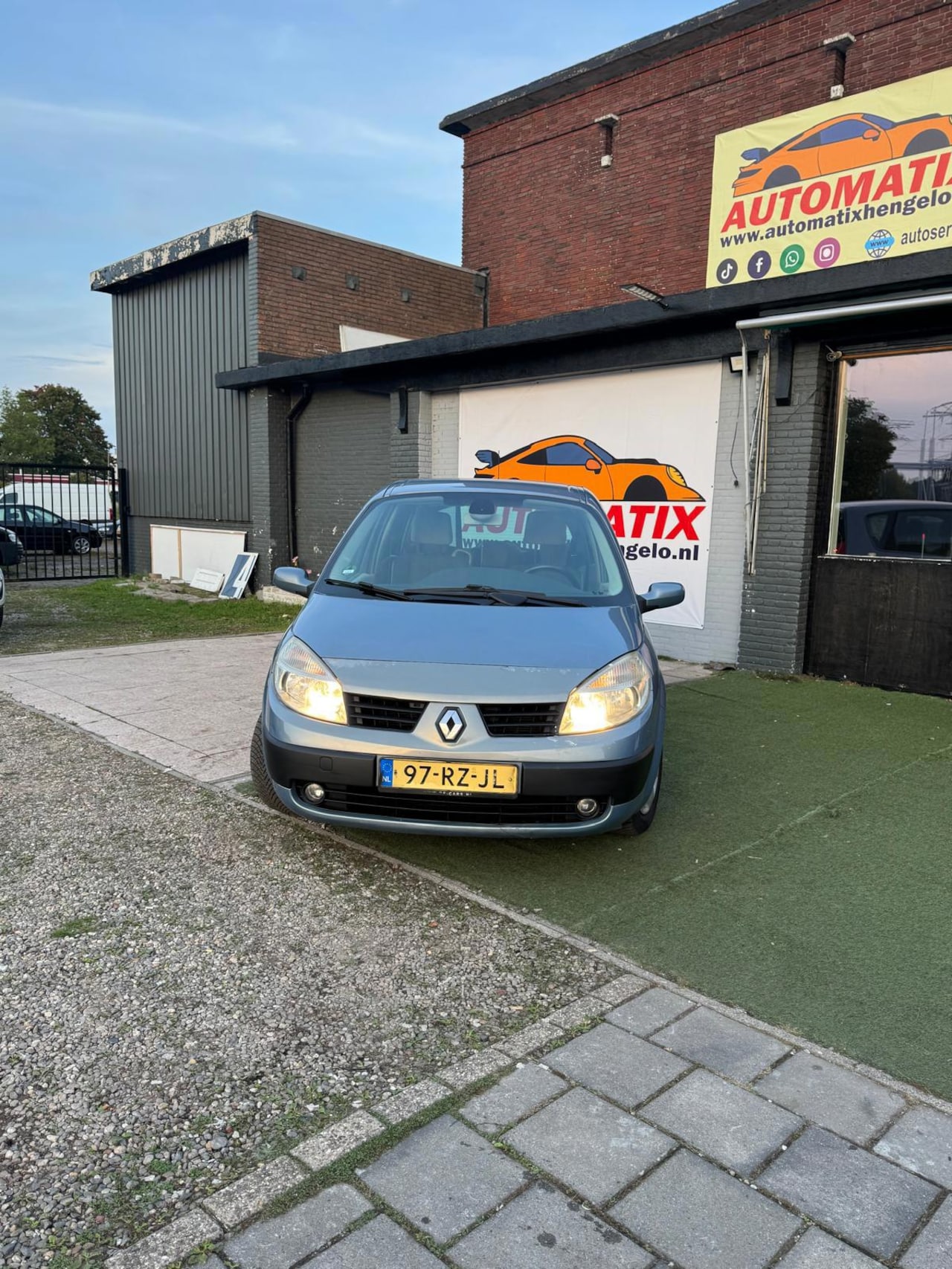 Renault Scénic - 1.6-16V Expression Comfort 1.6-16V Expression Comfort - AutoWereld.nl