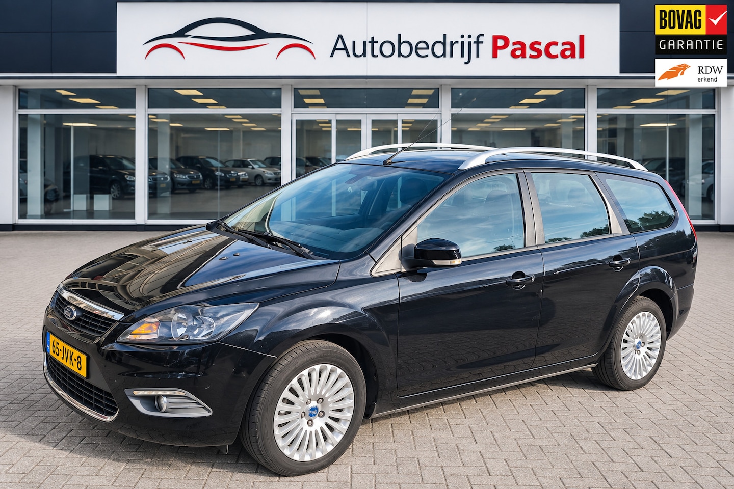 Ford Focus Wagon - 1.8 Limited - Parkeersensoren - Navi - Cruisecontrol - Trekhaak - - AutoWereld.nl