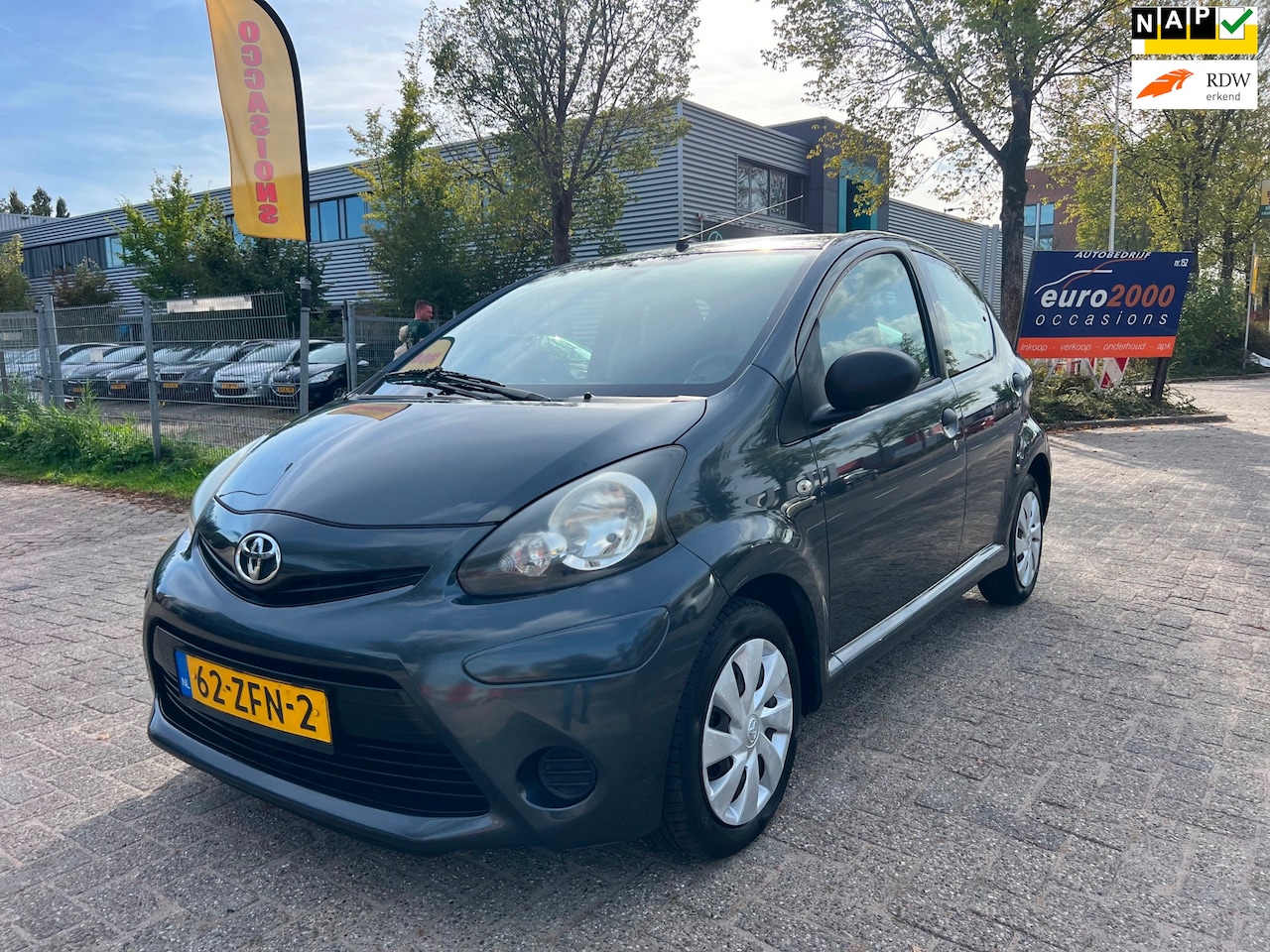 Toyota Aygo - 1.0 VVT-i Comfort - Airco - elektr ramen - 5Deurs - AutoWereld.nl