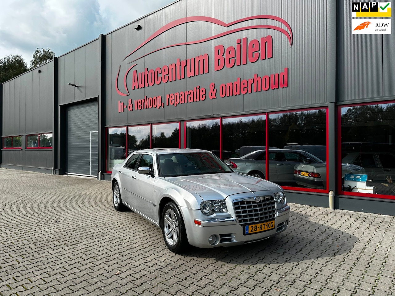 Chrysler 300C - 5.7 V8 HEMI / Clima / Navi / Leder / Trekhaak / Memory / - AutoWereld.nl