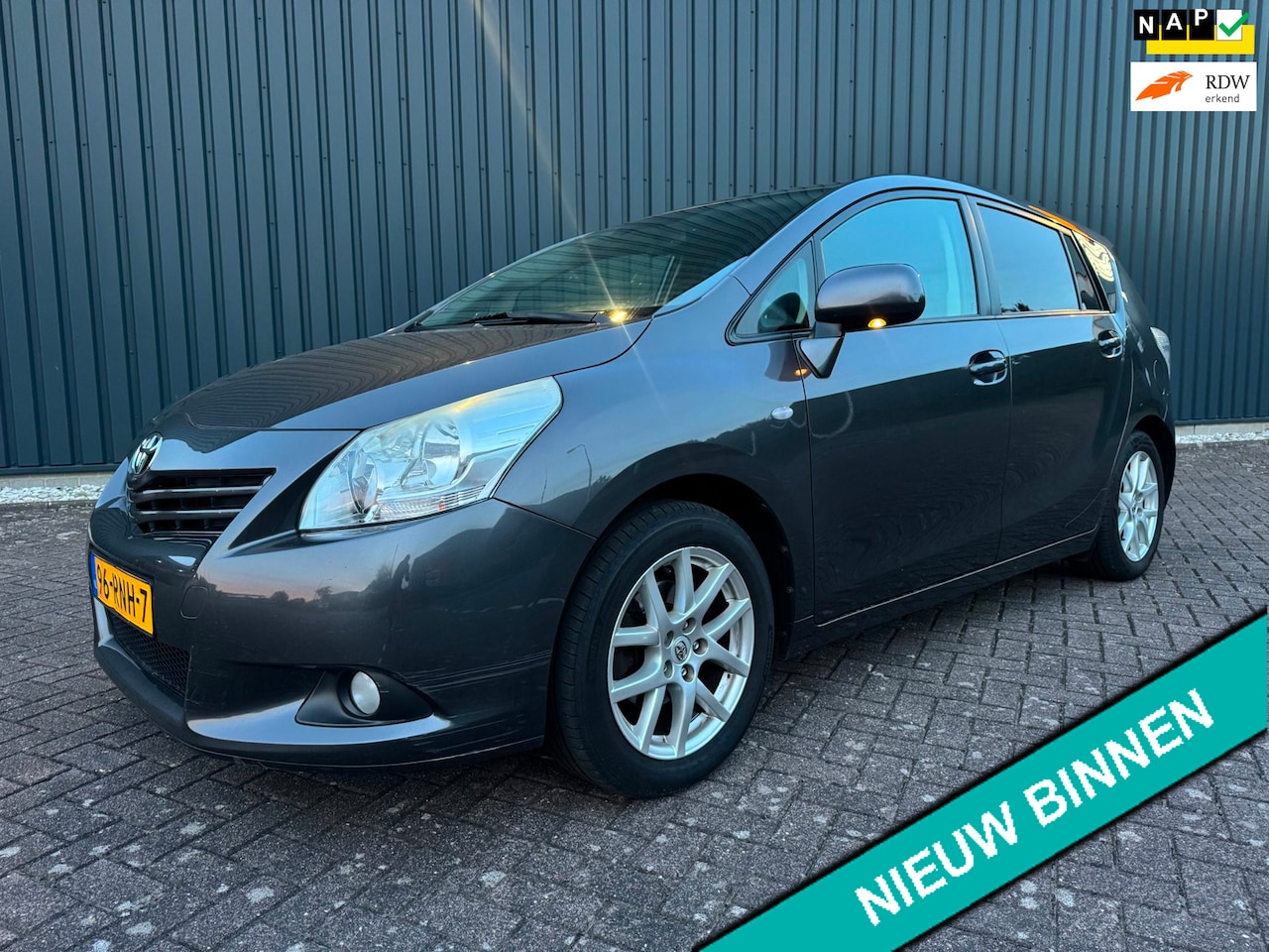 Toyota Verso - 1.8 VVT-i Dynamic Business AUTOMAAT + AIRCO + TREKHAAK - AutoWereld.nl
