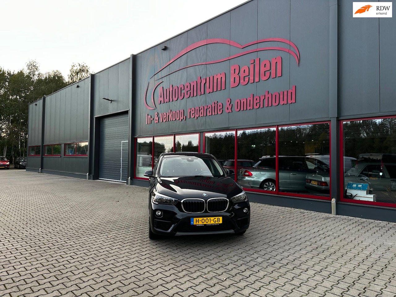 BMW X1 - SDrive18d High Executive / Automaat / Trekhaak / Navi / Cruise / Stoelver. / - AutoWereld.nl