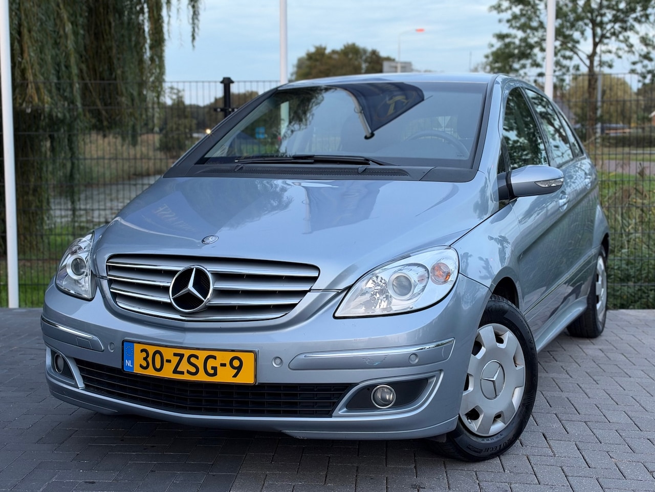 Mercedes-Benz B-klasse - 170 AUT / AIRCO / PDC / TREKHAAK - AutoWereld.nl