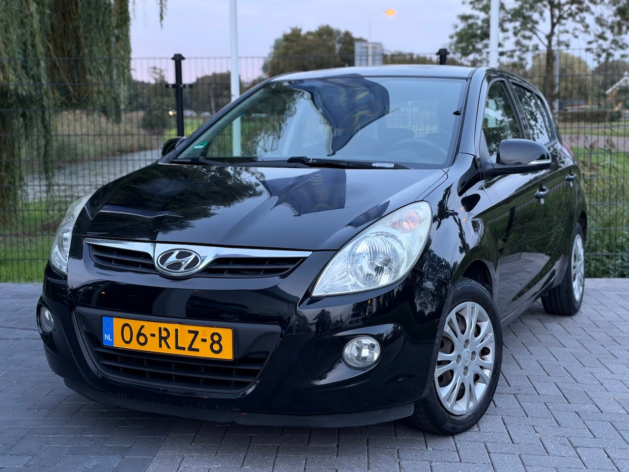 Hyundai i20 - 1.2i i-Motion AIRCO / NAP / APK 29-07-2027 - AutoWereld.nl