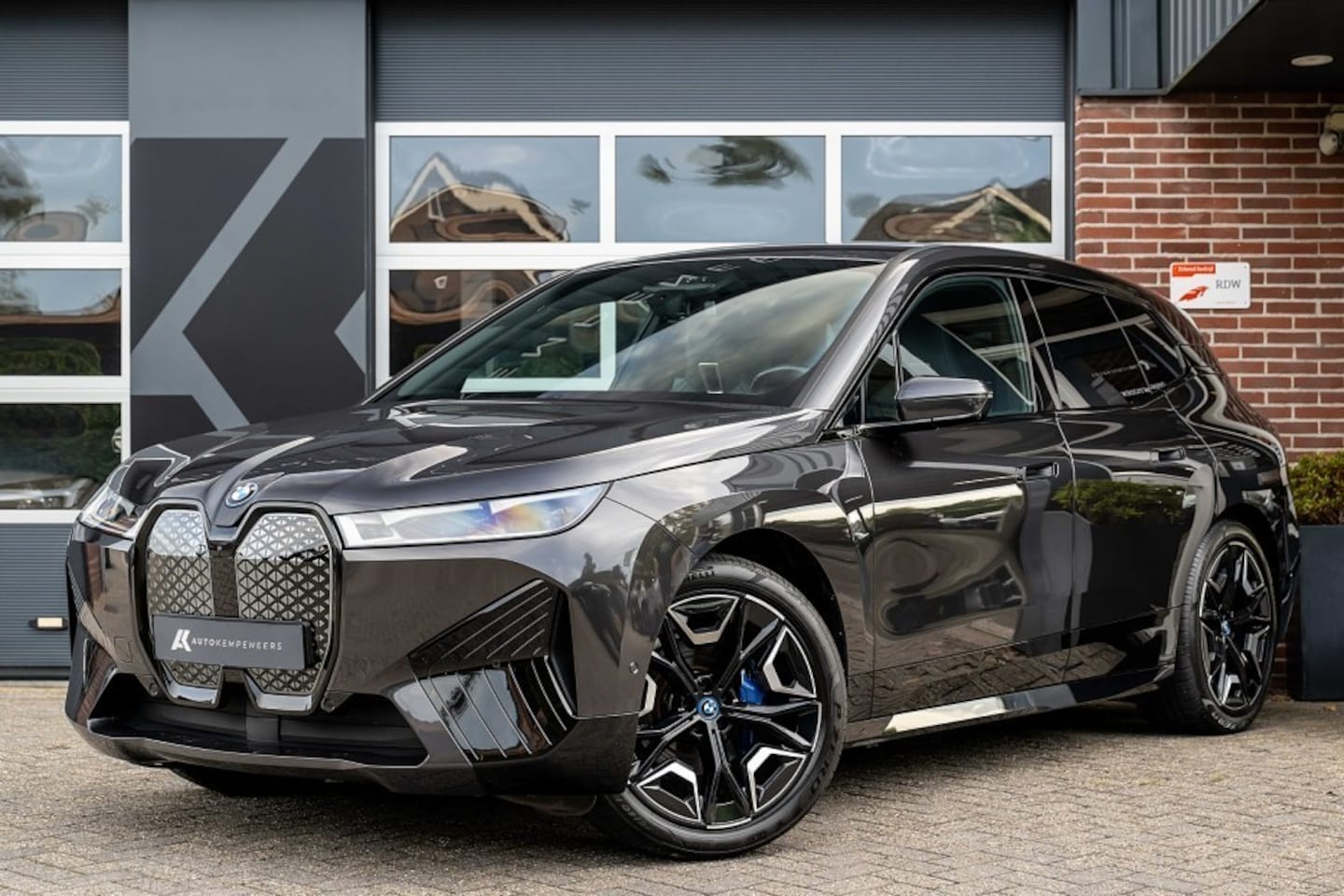 BMW iX - xDrive40 Sportpakket | Multifunctionele Stoelen | Stoelventilatie | Harman/Kardon | Drivin - AutoWereld.nl
