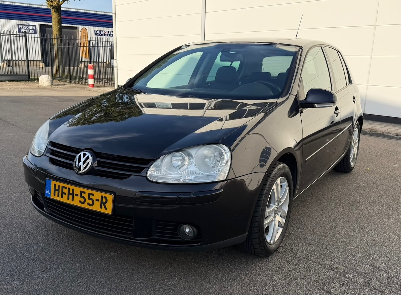 Volkswagen Golf - 1.6 Trendline Airco Pano Cruise Climate Stoelverwarming Parkeersensoren Carplay - AutoWereld.nl