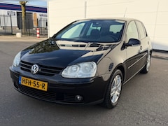Volkswagen Golf - 1.6 Trendline Airco Pano Cruise Climate Stoelverwarming Parkeersensoren Carplay