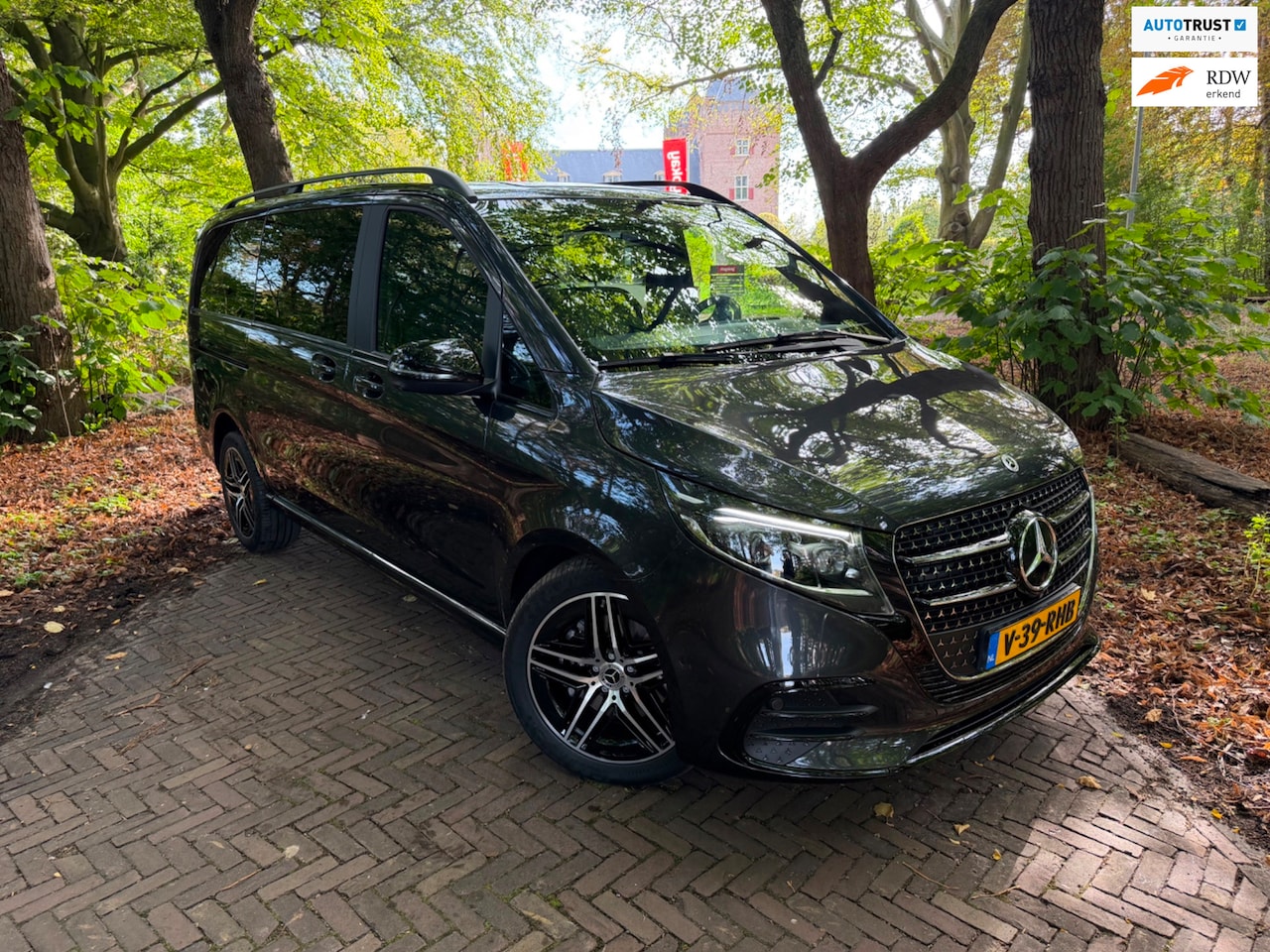 Mercedes-Benz V-klasse - 300d Lang Exclusive | AMG pakket | dubbele cabine | burmester | trekhaak | - AutoWereld.nl