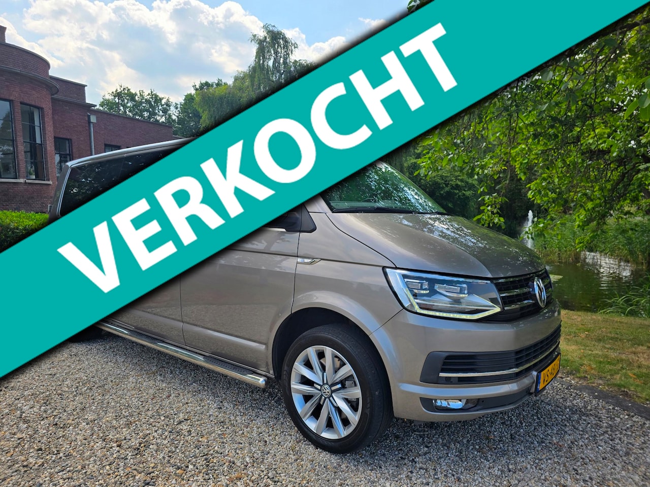 Volkswagen Transporter - 2.0 TDI L2H1 DC Highline DAK/xenon/AUT - AutoWereld.nl